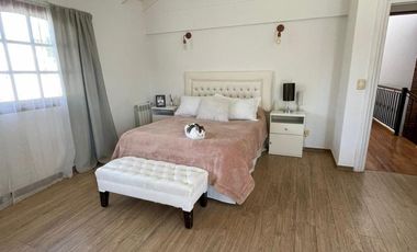 Casa de cuatro ambientes a la venta