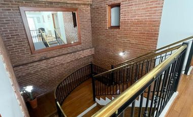 Casa de cuatro ambientes a la venta