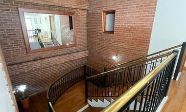Casa de cuatro ambientes a la venta
