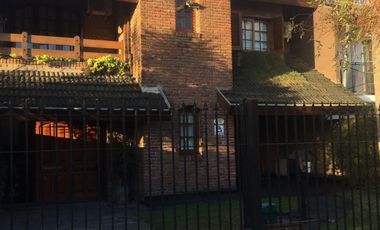 Casa de cuatro ambientes a la venta en Bella Vista