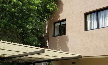 COCHERA SEMI-CUBIERTA EN VENTA