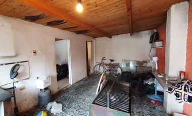 Casa 4 amb y Depto 2 amb. En Venta- Moreno