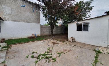 Casa 4 amb y Depto 2 amb. En Venta- Moreno