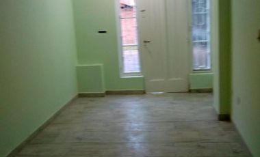 Venta de casa ... Excelente ubicación.