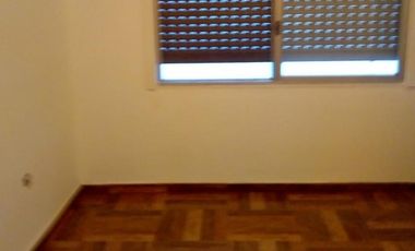 Venta de casa ... Excelente ubicación.