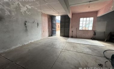 Casa 3 ambientes venta galpón local - Moron Sur