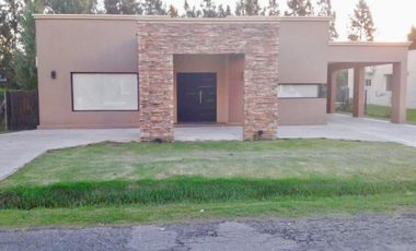 Muy linda casa en Barrio Privado Malibu - APTA A CRÉDITO / SE ACEPTAN PERMUTAS!!
