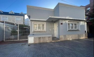 Casa 5 ambientes con quincho en venta en San Jose