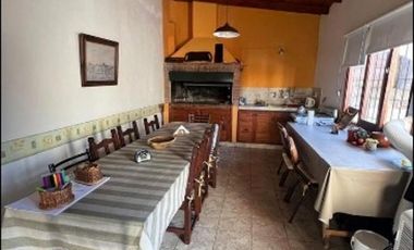 Casa 5 ambientes con quincho en venta en San Jose