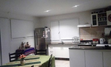 EXELENTE CASA QUINTA CON PILETA C/PARQUE-  ¡¡HERMOSA
