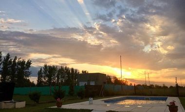 EXELENTE CASA QUINTA CON PILETA C/PARQUE-  ¡¡HERMOSA