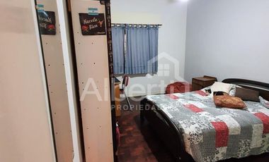 VENTA HERMOSO CHALET EN HAEDO- BARRIO GÜEMES.