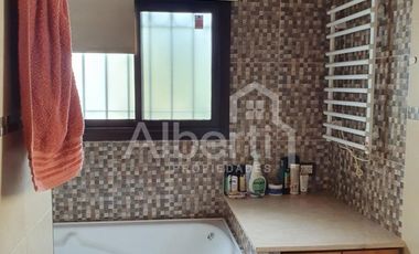 VENTA HERMOSO CHALET EN HAEDO- BARRIO GÜEMES.
