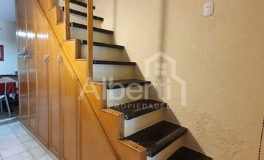 VENTA HERMOSO CHALET EN HAEDO- BARRIO GÜEMES.