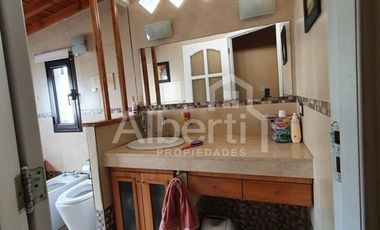 VENTA HERMOSO CHALET EN HAEDO- BARRIO GÜEMES.