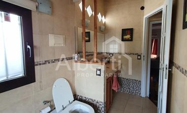 VENTA HERMOSO CHALET EN HAEDO- BARRIO GÜEMES.