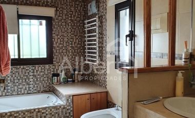 VENTA HERMOSO CHALET EN HAEDO- BARRIO GÜEMES.