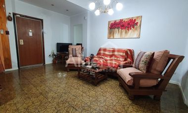 VENTA HERMOSO CHALET EN HAEDO- BARRIO GÜEMES.