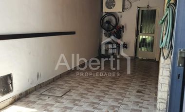 VENTA HERMOSO CHALET EN HAEDO- BARRIO GÜEMES.
