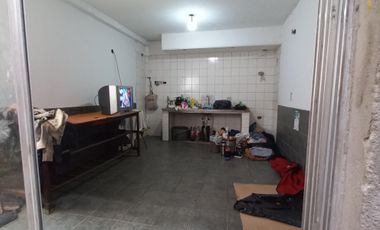VENTA NAVE INDUSTRIAL DE 17 X 50 MTRS SOBRE AV. NICOLAS AVELLANEDA,