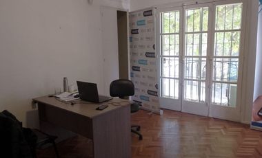 Casa en alquiler para uso comercial en Mendoza