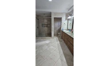 Venta de exclusiva Casa Unifamiliar en Camino de Cruces (Remate)