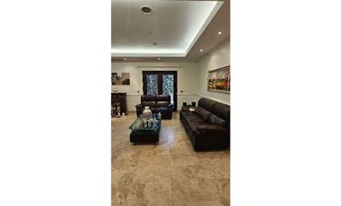 Venta de exclusiva Casa Unifamiliar en Camino de Cruces (Remate)