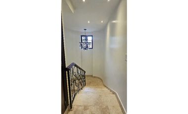 Venta de exclusiva Casa Unifamiliar en Camino de Cruces (Remate)