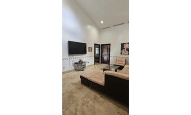 Venta de exclusiva Casa Unifamiliar en Camino de Cruces (Remate)