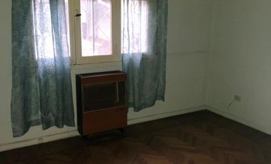 CHALET DE 4 AMBIENTES BANFIELD
