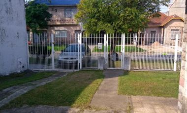 CHALET DE 4 AMBIENTES BANFIELD