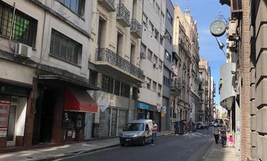 EDIFICIO EN BLOCK de 1877 M2 con atención al público y depósito en Alquiler Sin expensas