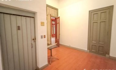 EDIFICIO EN BLOCK de 1877 M2 con atención al público y depósito en Alquiler Sin expensas