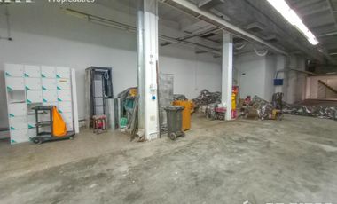 EDIFICIO EN BLOCK de 1877 M2 con atención al público y depósito en Alquiler Sin expensas