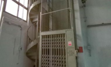 EDIFICIO EN BLOCK de 1877 M2 con atención al público y depósito en Alquiler Sin expensas