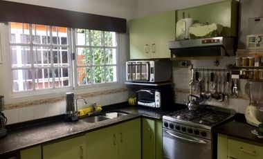 IMPECABLE CASA DE 3 AMB