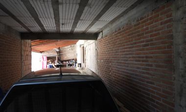 EXCELENTE CASA CON 4 DORMITORIOS LIVING COMEDOR COCINA PATIO Y ENTRADA DE AUTO
