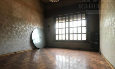 Local comercial c/ viviendas sobre Av. H. Yrigoyen- Burzaco