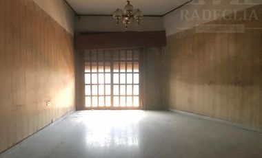 Local comercial c/ viviendas sobre Av. H. Yrigoyen- Burzaco