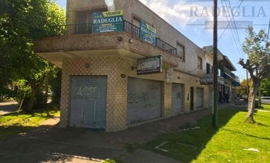Local comercial c/ viviendas sobre Av. H. Yrigoyen- Burzaco