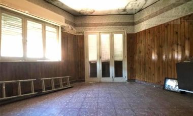 Local comercial c/ viviendas sobre Av. H. Yrigoyen- Burzaco