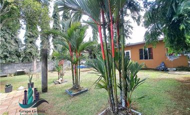 VENDO CASA CON PISCINA EN LOS ALGARROBOS