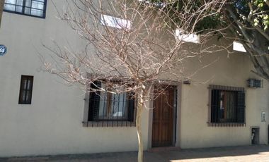 Hermosa Casa 3 Ambientes con Patio
