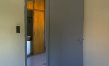 Departamento u Oficina comercial en VENTA sobre importante esquinacomercial de Adrogué.