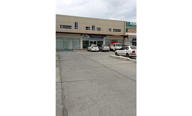 ALQUILER LOCAL COMERCIAL PAZA GORGONA IDEAL PARA TODO