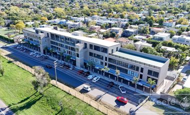 Local comercial con cochera a estrenar - Hudson - Berazategui