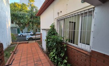 MUY LINDA CASA EN ALQUILER ( USO VIVIENDA U OFICINA) EXCELENTE UBICACIÓN.-