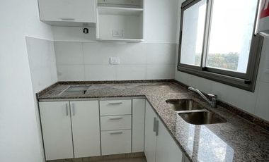 VENTA DE OFICINAS SEMIPISO - CENTRO DE HURLINGHAM