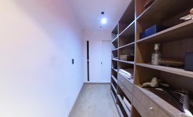 Excelente Chalet en dos plantas con pileta climatizada y quincho en Banfield Este
