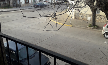 hermoso departamento con 2 dormitorios excelente ubicacion primer piso x escalera